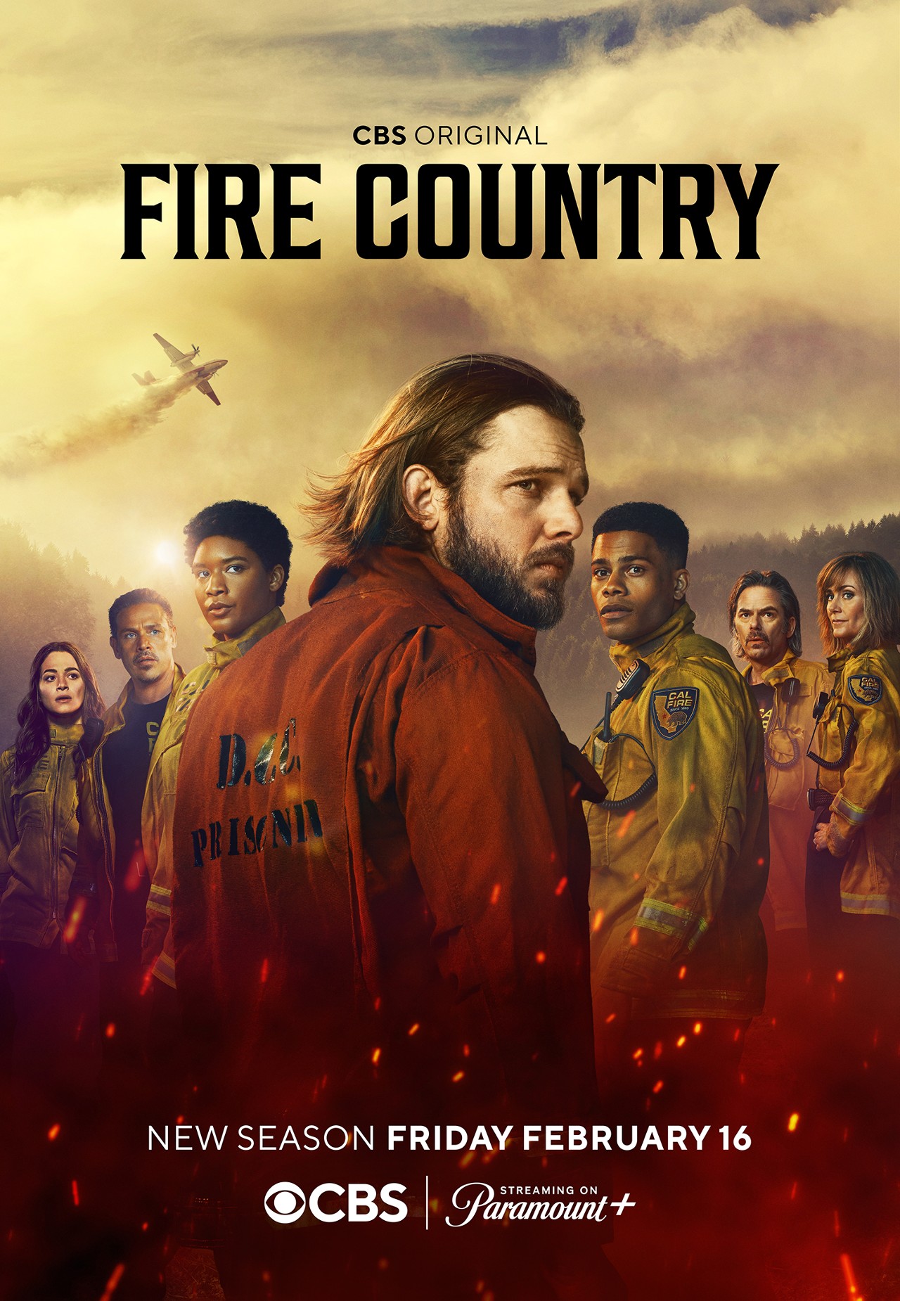 Illustration clé de la saison 2 de Fire Country mettant en vedette Bode devant avec les acteurs derrière lui.