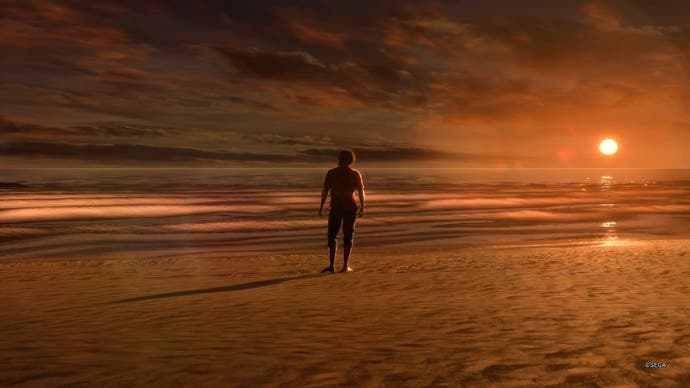 Ichiban regarde l'océan au coucher du soleil dans une capture d'écran de Like A Dragon : Infinite Wealth.