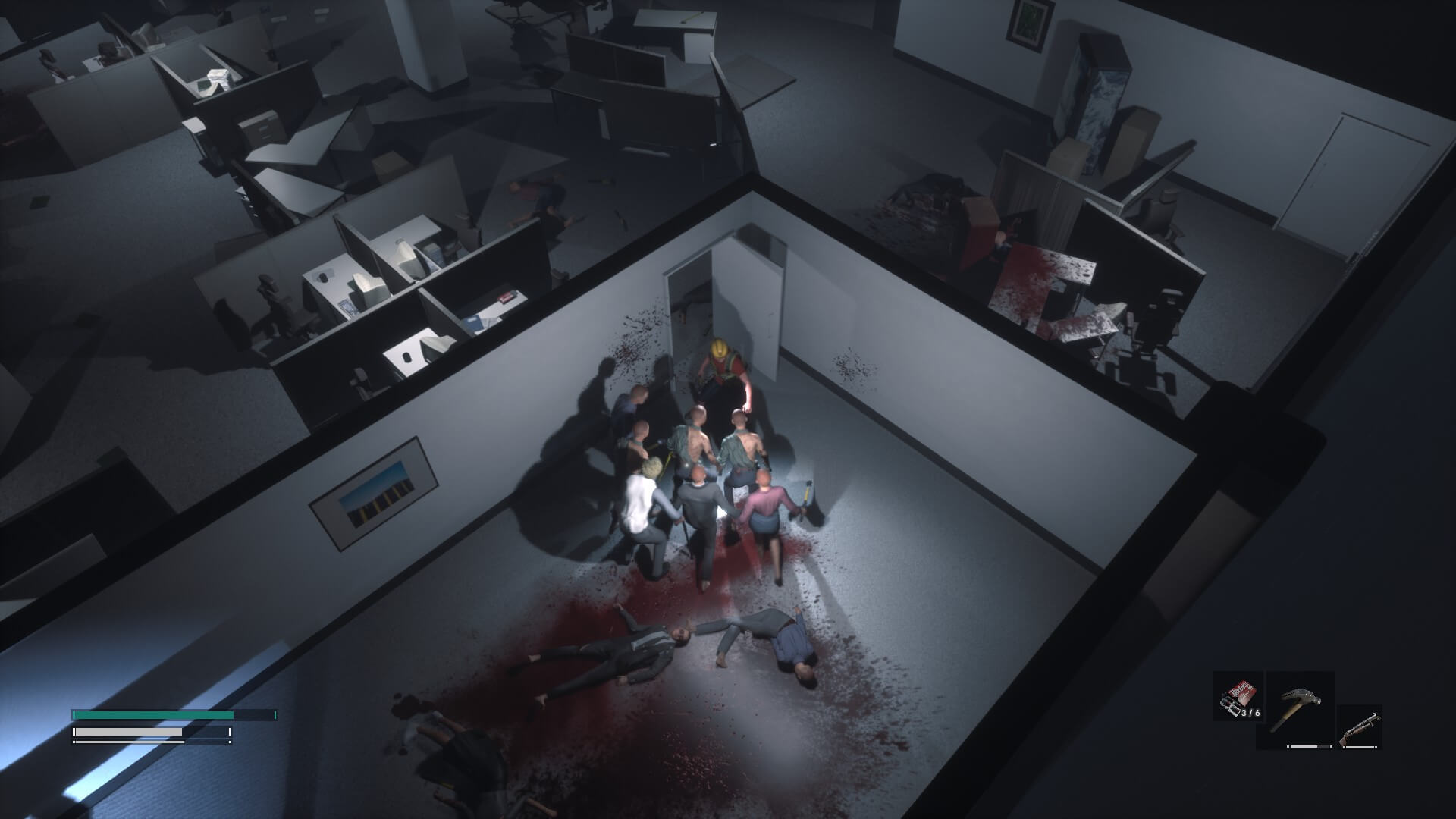 Je suis entré dans une pièce pleine d’infectés.  La zone principale est remplie de bureaux et de cabines avec des cadavres tachant le sol de sang.