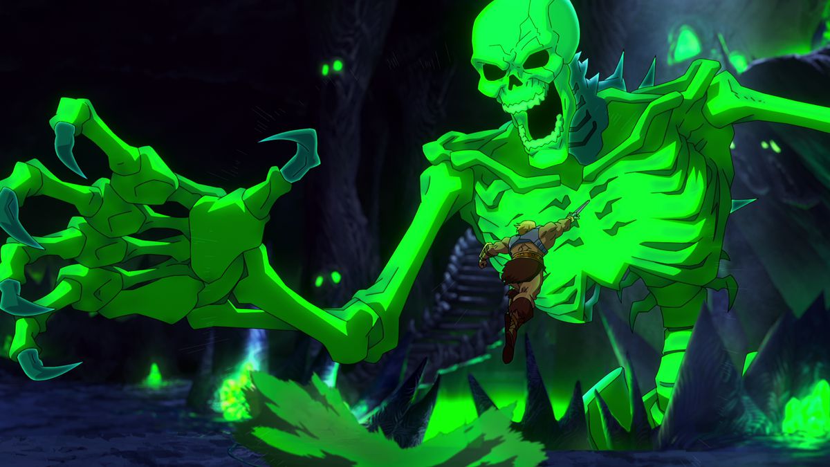 He-Man attaque un vaste squelette vert dans Masters of the Universe: Revolution