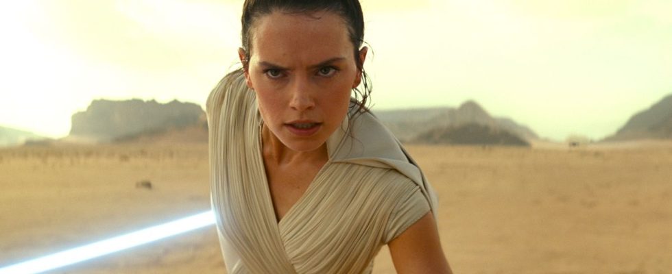 Daisy Ridley dit que le nouveau film Star Wars est "cool comme de la merde"