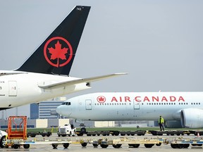 Avions d'Air Canada sur le tarmac.