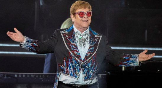 Elton John publiera un livre détaillant le voyage d'adieu à la tournée Yellow Brick Road