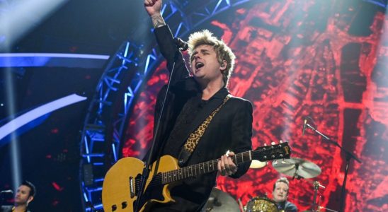 Green Day Bash "MAGA Agenda" pendant la représentation de "American Idiot" lors du "Dick Clark's New Year's Rockin' Eve"