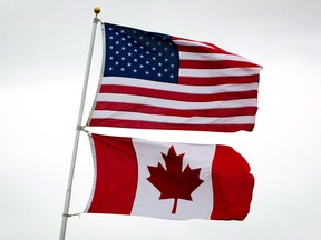 Le syndicat qui représente les diplomates canadiens à l'étranger affirme qu'Affaires mondiales Canada devrait envisager d'augmenter la rémunération des personnes en poste aux États-Unis.