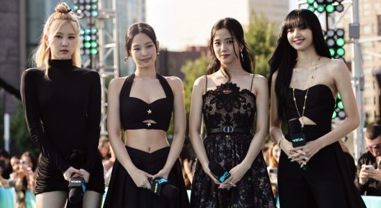 NEWARK, NEW JERSEY - AUGUST 28: (L-R) Rosé, Jennie, Jisoo and Lisa of BLACKPINK attend the 2022 MTV VMAs at Prudential Center on August 28, 2022 in Newark, New Jersey. (Photo by Jamie McCarthy/Getty Images for MTV/Paramount Global)