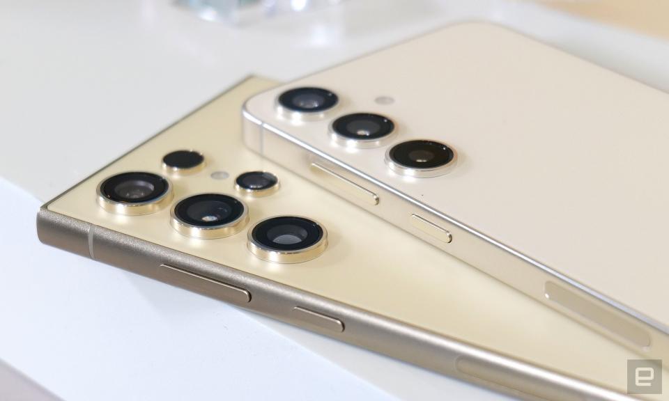 Semblable à l’iPhone 15 Pro, le Galaxy S24 Ultra (en bas) présente un nouveau cadre en titane. 