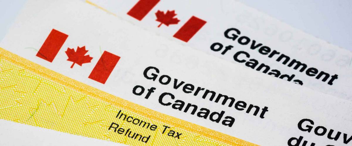 Chèques de remboursement d'impôt du gouvernement du Canada.