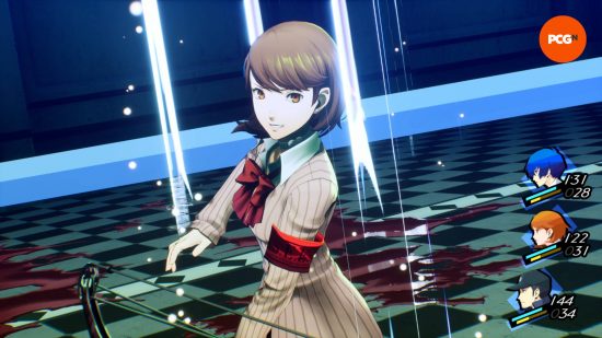 Revue de Persona 3 Reload : Yukari prend le tour après qu'un des autres personnages ait décalé son tour.  Elle a préparé son arc pour frapper.