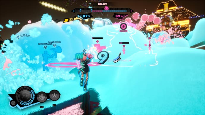 Capture d'écran de Foamstars, montrant une bataille multijoueur avec de la mousse bleue remplissant l'écran.