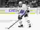 Conor Timmins des Maple Leafs de Toronto patine contre le Seattle Kraken.