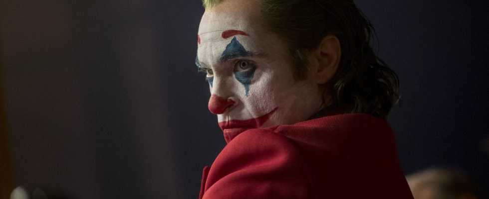 Nouveau Joker : Folie à Deux Images montre un Joaquin Phoenix et Lady Gaga maudits