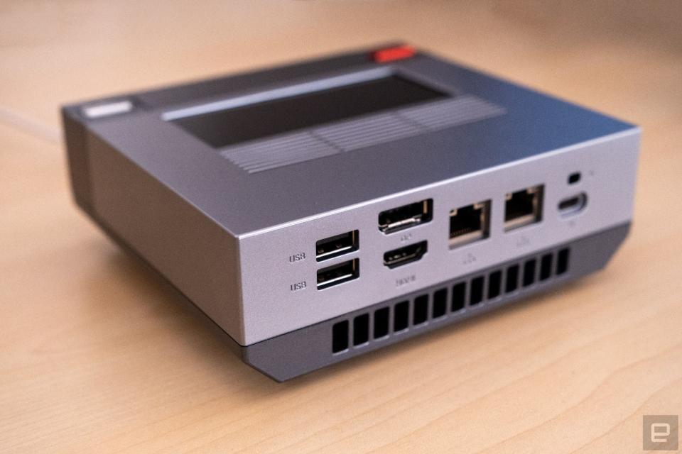 Mini PC Ayaneo AM02 inspiré de la NES