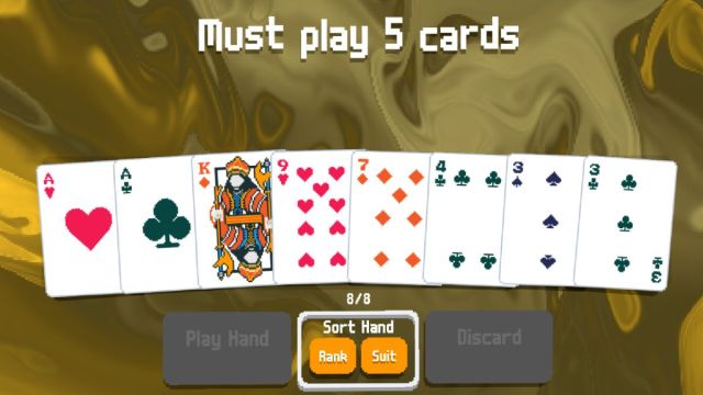Balatro "Doit jouer 5 cartes" écran, avec une main de poker composée d'As, d'un Roi et de plusieurs autres cartes numérotées