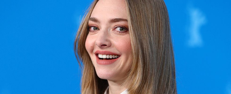 BERLIN, GERMANY - FEBRUARY 22: Amanda Seyfried at the "Seven Veils" photocall during the 74th Berlinale International Film Festival Berlin at Grand Hyatt Hotel on February 22, 2024 in Berlin, Germany. (Photo by Sebastian Reuter/Getty Images)