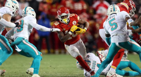 Peacock - NFL Wild Card Dolphins Chiefs