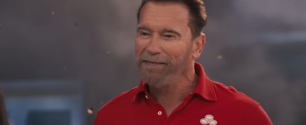 Arnold Schwarzenegger a fouetté Jake de State Farm pour le remettre en forme pour le Super Bowl 2024