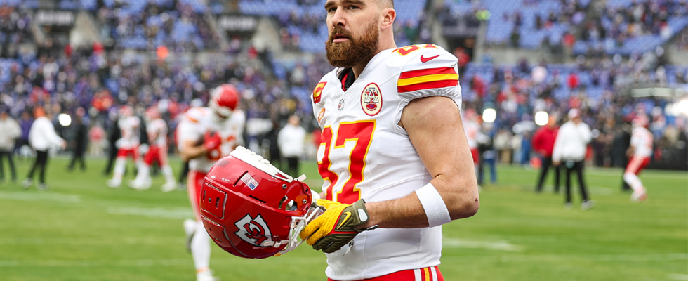Travis Kelce #87 of the Kansas City Chiefs warms up prior to the AFC Championship NFL football game against the Baltimore Ravens at M&T Bank Stadium on January 28, 2024