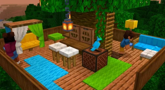 Minecraft: characters building in a tree house while a bird sits on a music block.
