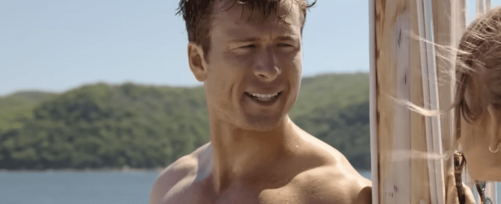 Glen Powell shirtless in Anyone But You