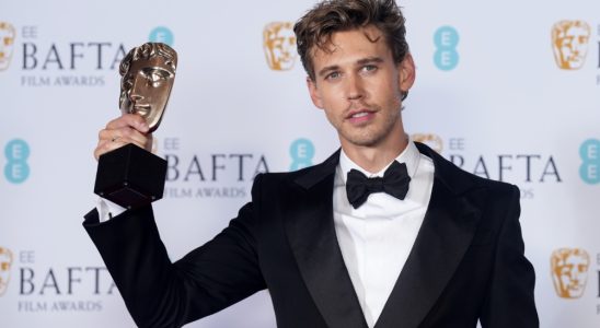LONDON, ENGLAND - FEBRUARY 19: Austin Butler poses with the Leading Actor Award for his performance in 'Elvis' during the 2023 EE BAFTA Film Awards, held at the Royal Festival Hall on February 19, 2023 in London, England.