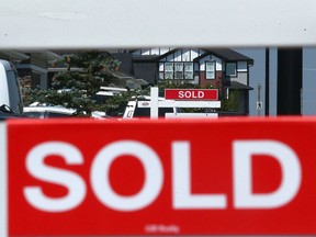 Une hausse inhabituelle des ventes de maisons en décembre a alimenté les spéculations selon lesquelles le marché immobilier canadien pourrait commencer à se réchauffer encore plus.