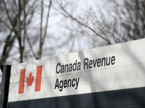 Un panneau de l'Agence du revenu du Canada à Ottawa est affiché le lundi 1er mars 2021.