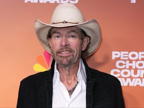 Toby Keith arrive aux People's Choice Country Awards le jeudi 28 septembre 2023 au Grand Ole Opry House à Nashville, Tennessee. George Walker IV/AP