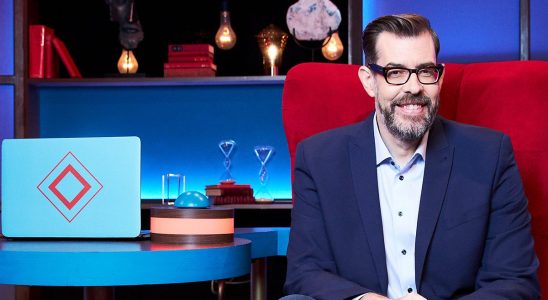 Richard Osman presenting BBC Two's House of Games