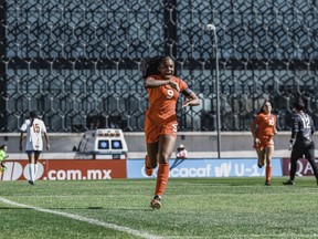 La capitaine Annabelle Chukwu célèbre l'un de ses trois buts lors de la victoire d'ouverture de 5-0 du Canada contre Porto Rico, le vendredi 2 février 2024, au Championnat féminin des moins de 17 ans de la CONCACAF à Toluca, au Mexique.