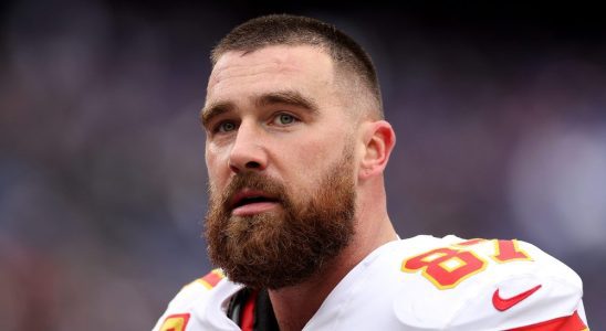BALTIMORE, MARYLAND - JANUARY 28: Travis Kelce #87 of the Kansas City Chiefs warms up prior to the AFC Championship Game against the Baltimore Ravens at M&T Bank Stadium on January 28, 2024 in Baltimore, Maryland. (Photo by Patrick Smith/Getty Images)