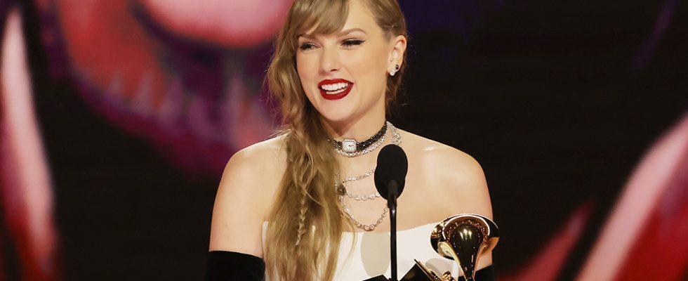 LOS ANGELES, CALIFORNIA - FEBRUARY 04: Taylor Swift accepts the Best Pop Vocal Album award for “Midnights” onstage during the 66th GRAMMY Awards at Crypto.com Arena on February 04, 2024 in Los Angeles, California. (Photo by Kevin Winter/Getty Images for The Recording Academy)
