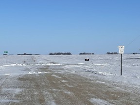 Une vue du paysage à l'extérieur du hameau de St. Vincent, au Minnesota, vers le nord en direction de la frontière canado-américaine, est montrée le mardi 25 janvier 2022, non loin de l'endroit où les agents de la GRC ont récupéré les corps de quatre ressortissants indiens non identifiés. .