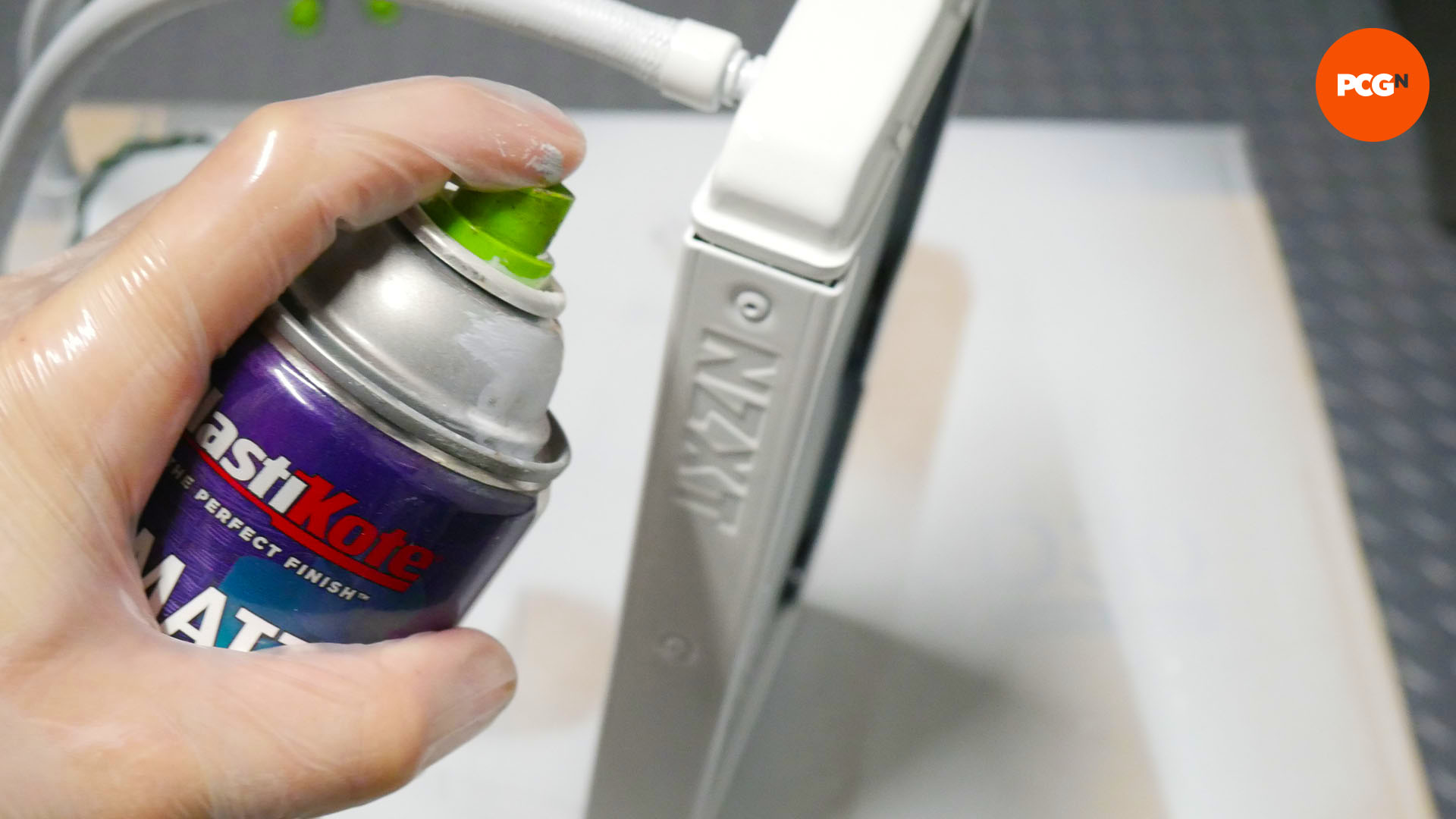Comment peindre le refroidisseur AIO : Pulvériser une couche de couleur