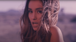 Le clip d'Ariana Grande pour "En toi"
