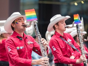 Musiciens du Stampede de Calgary au défilé de la fierté de Calgary au centre-ville le dimanche 3 septembre 2023.