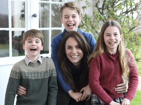Cette photo de Kate et de ses enfants a peut-être été falsifiée