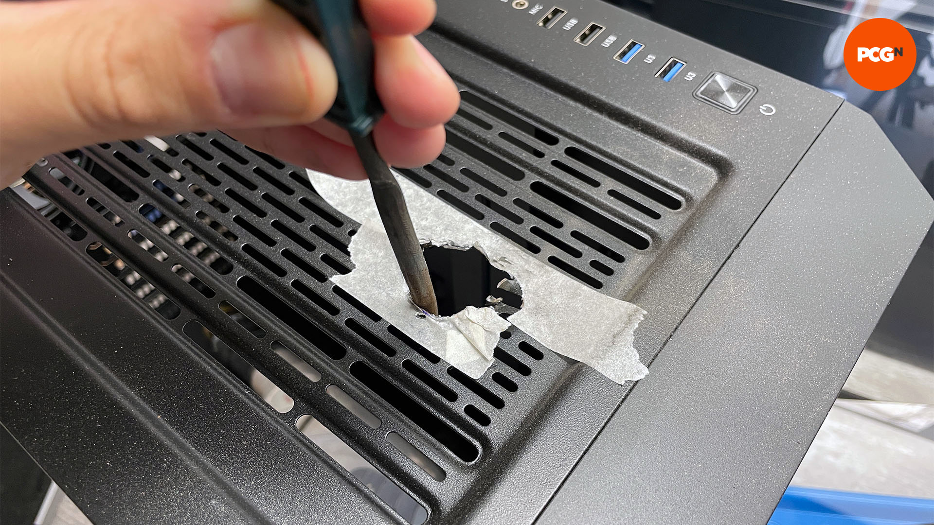 Comment installer un port de remplissage sur le système de refroidissement par eau de votre PC : limez les bords