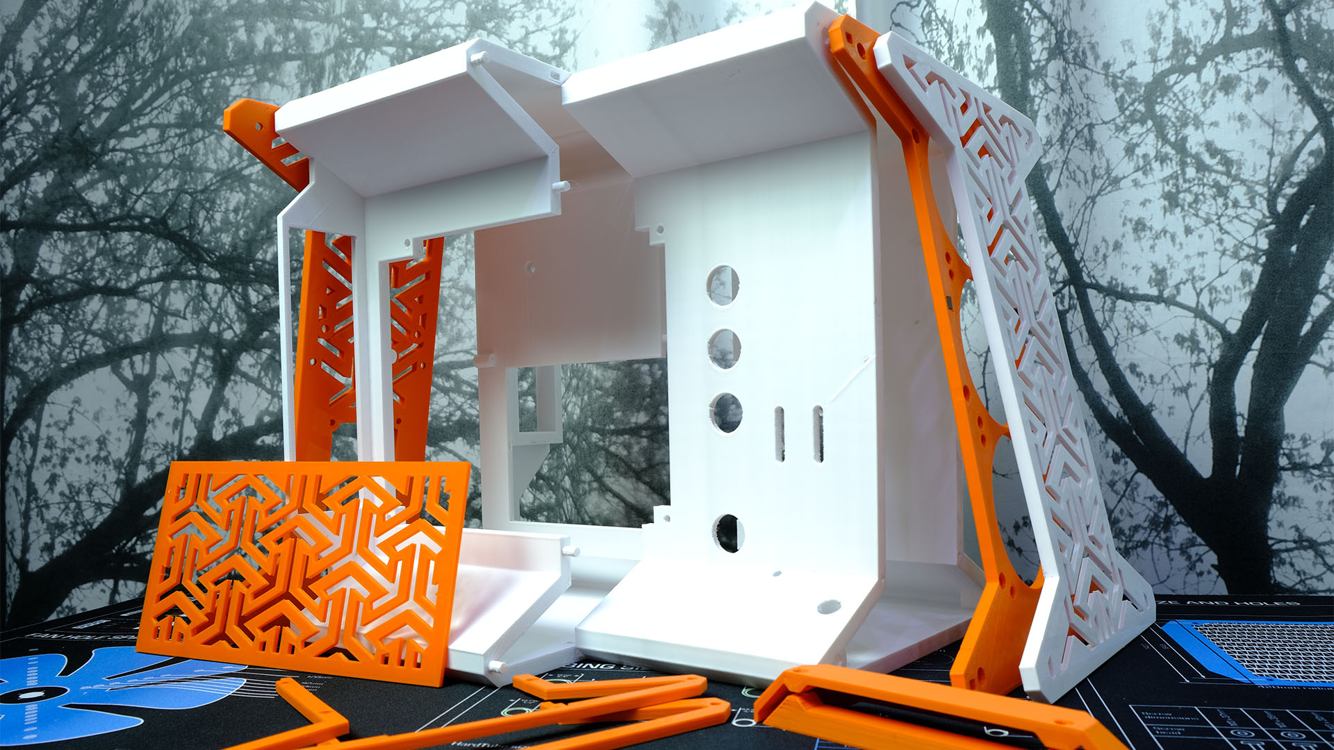 Toutes les pièces imprimées en 3D pour le boîtier PC blanc et orange