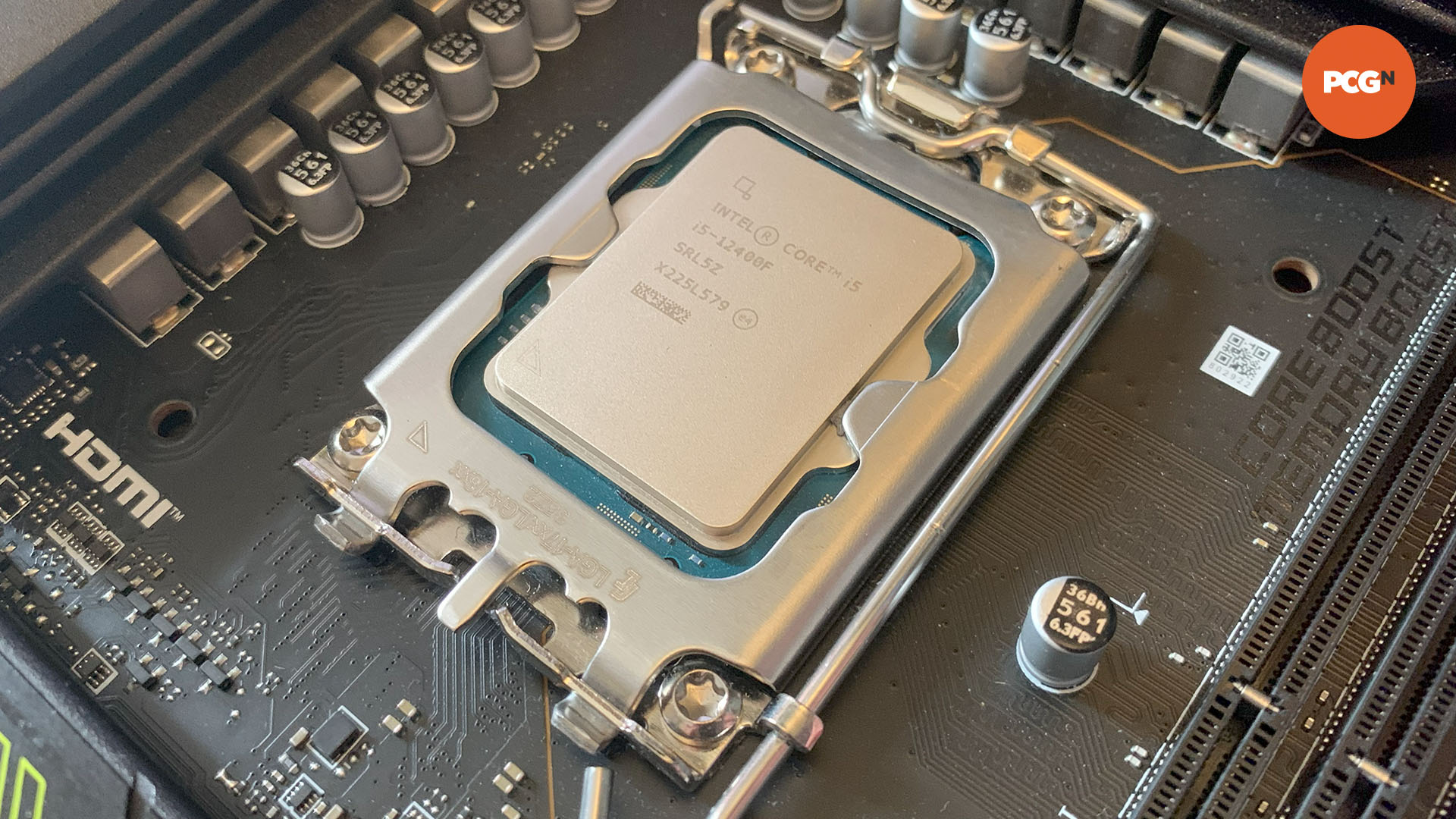 Intel Core i5 12400F : installé sur la carte mère MSI Tomahawk