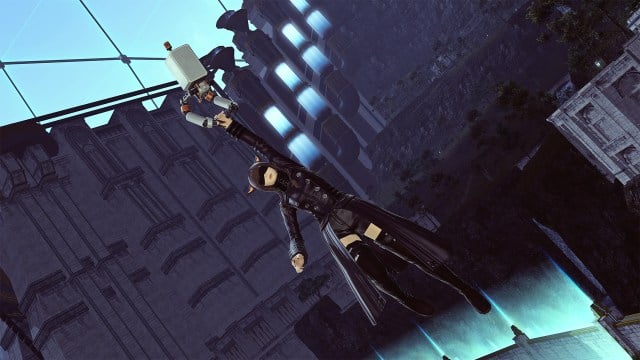 La monture Alliance Raid Pod crossover Final Fantasy XIV x Nier Automata, avec un Miqote portant un glamour inspiré de Yorha qui tient bon