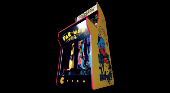 Ce PC de jeu fait également office de borne d'arcade Pac-Man