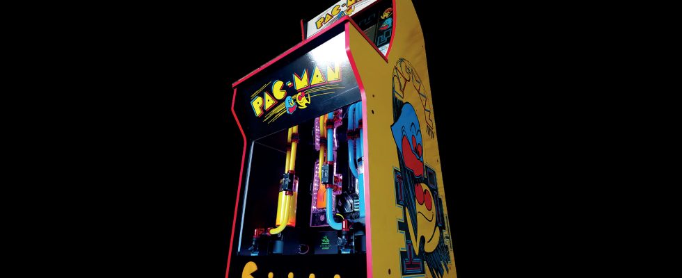 Ce PC de jeu fait également office de borne d'arcade Pac-Man