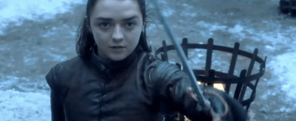 maisie williams as arya stark with her sword on game of thrones