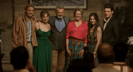 Joy (Annette Bening), Stan (Sam Neill), Troy (Jake Lacy), Amy (Alison Brie), Logan (Conor Merrigan-Turner) and Brooke (Essie Randles) pose for a Delaney family portrait in Apples Never Fall
