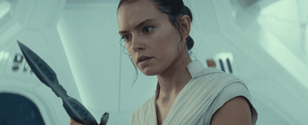 Daisy Ridley révèle les souvenirs A+ de Star Wars qu'elle doit conserver, et j'adore ça pour elle