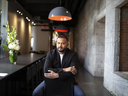 Dax Dasilva, fondateur et directeur général de Lightspeed Commerce Inc., assis pour une photo au siège social de l'entreprise à Montréal en 2019. 