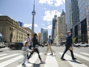 Le Canada prévoit réduire le nombre d'immigrants temporaires de 20 pour cent au cours des trois prochaines années.