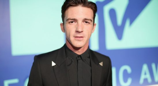 INGLEWOOD, CA - AUGUST 27:  Drake Bell attends the 2017 MTV Video Music Awards at The Forum on August 27, 2017 in Inglewood, California.  (Photo by Christopher Polk/Getty Images)