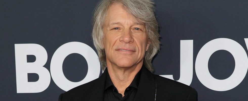 Jon Bon Jovi ne sait pas s'il fera une tournée après une opération des cordes vocales : "Je suis encore en convalescence"